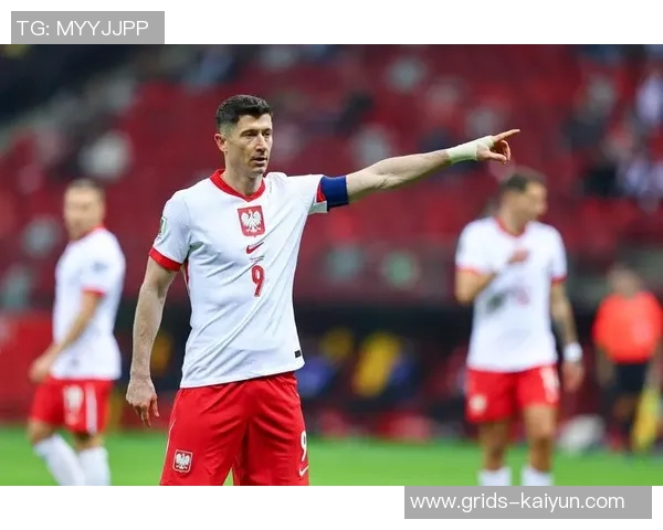 波兰主帅：希曼斯基是全场最佳之一；莱万的终结几乎无人能及